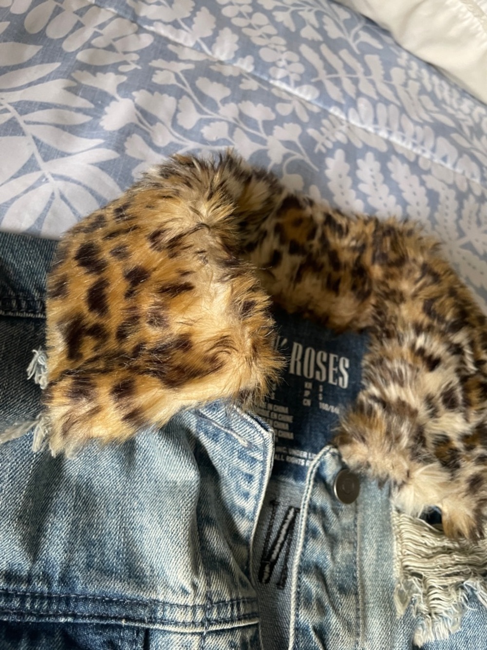 Leopard Collar Distressed Denim Jacket - Blue - Picture 5 of 10